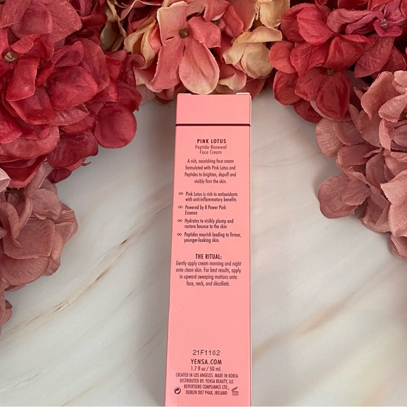 Yensa Pink Lotus Peptide Renewal Face Cream - Picture 4 of 8